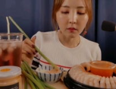 话很多的小姐姐们菇菇呢,话痨小姐姐们的魅力与秘密